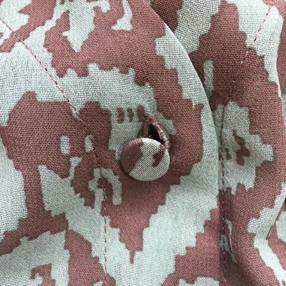 BKE Boutique Blouse Sheer V-Neck Button Front - Picture 4 of 6